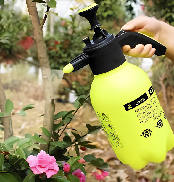 2 Litre Hand Pressure Spray Bottle with Metal Nozzle
